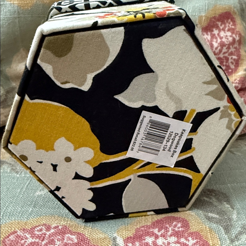 VERA BRADLEY Floral Hexagonal Fabric Box NWT - Picture 4 of 5